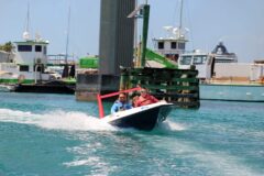 speed boat riding at nassau